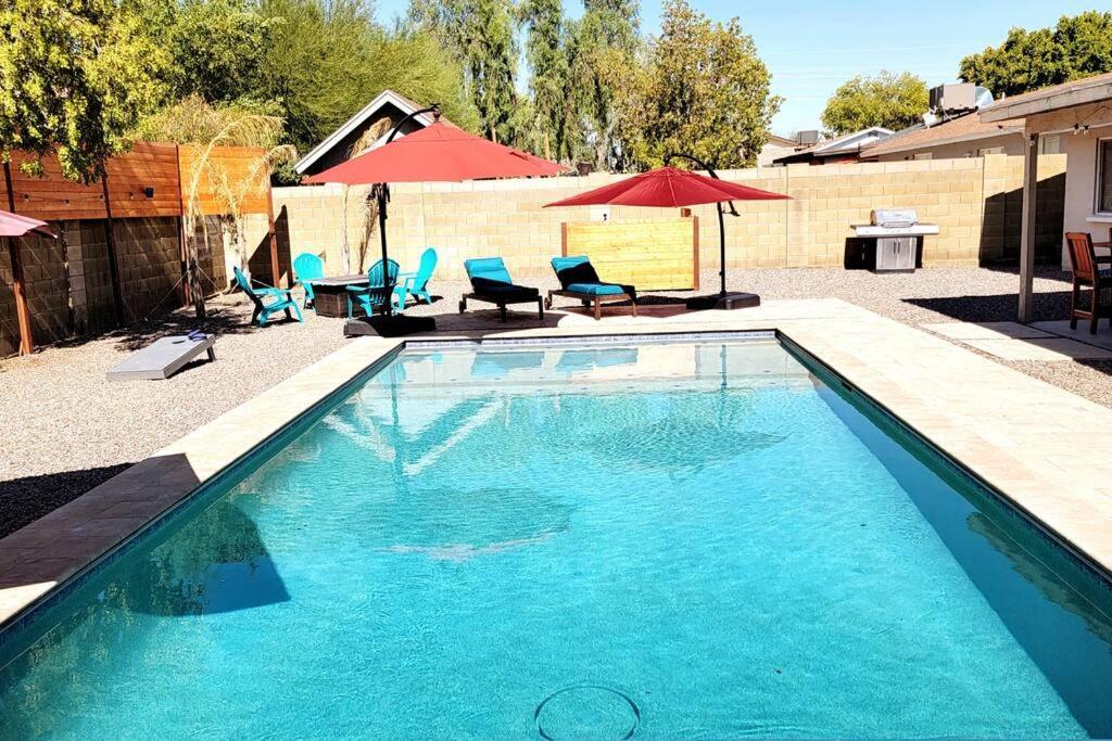 Mesa Oasis Private Pool Spacious! 10+ Guests 7 Beds New, Great Location! Exterior photo