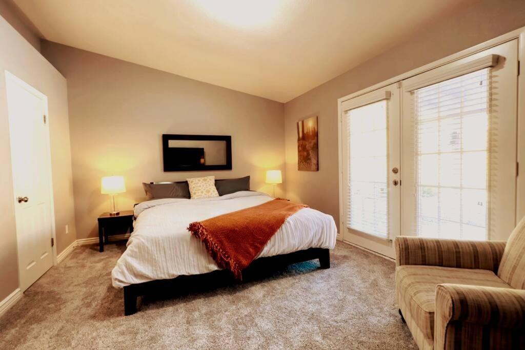 Mesa Oasis Private Pool Spacious! 10+ Guests 7 Beds New, Great Location! Exterior photo